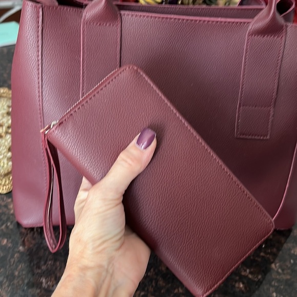 Women’s Wine/Burgundy Shoulder Bag With Matching Wristlet Wallet - Picture 8 of 14